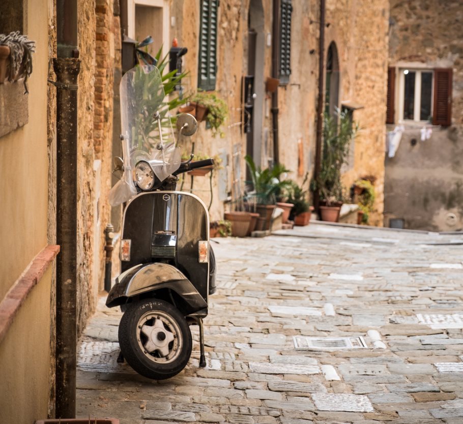 Ακτοπλοϊκά Για Λιβόρνο